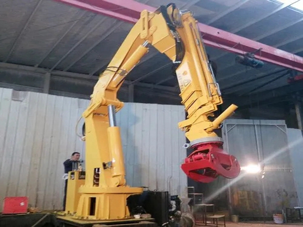 广东东莞船用折臂吊厂家带你了解一下船用起重机