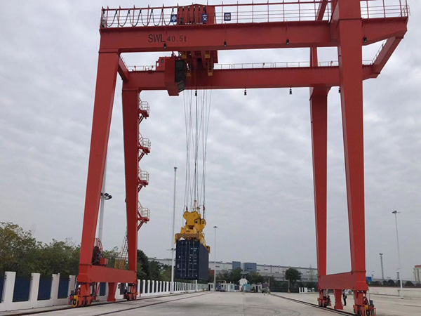 河北秦皇岛集装箱门机厂家轨道式集装箱门式起重机维护成本低