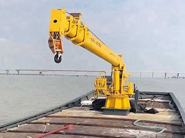 山东营口船用甲板吊厂家设备制动技术先进