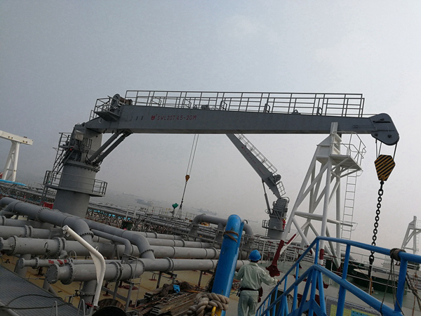 江苏南通船用甲板吊厂家 创新结构设计利用有限空间