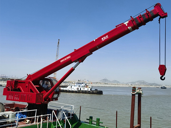 湖南岳阳船用克令吊销售厂家船用克令吊再特种船舶的技术突破