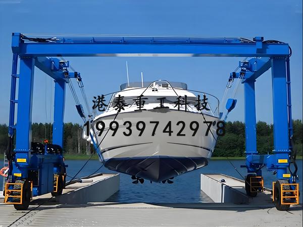 极端天气下如何保障游艇轮胎吊的作业安全